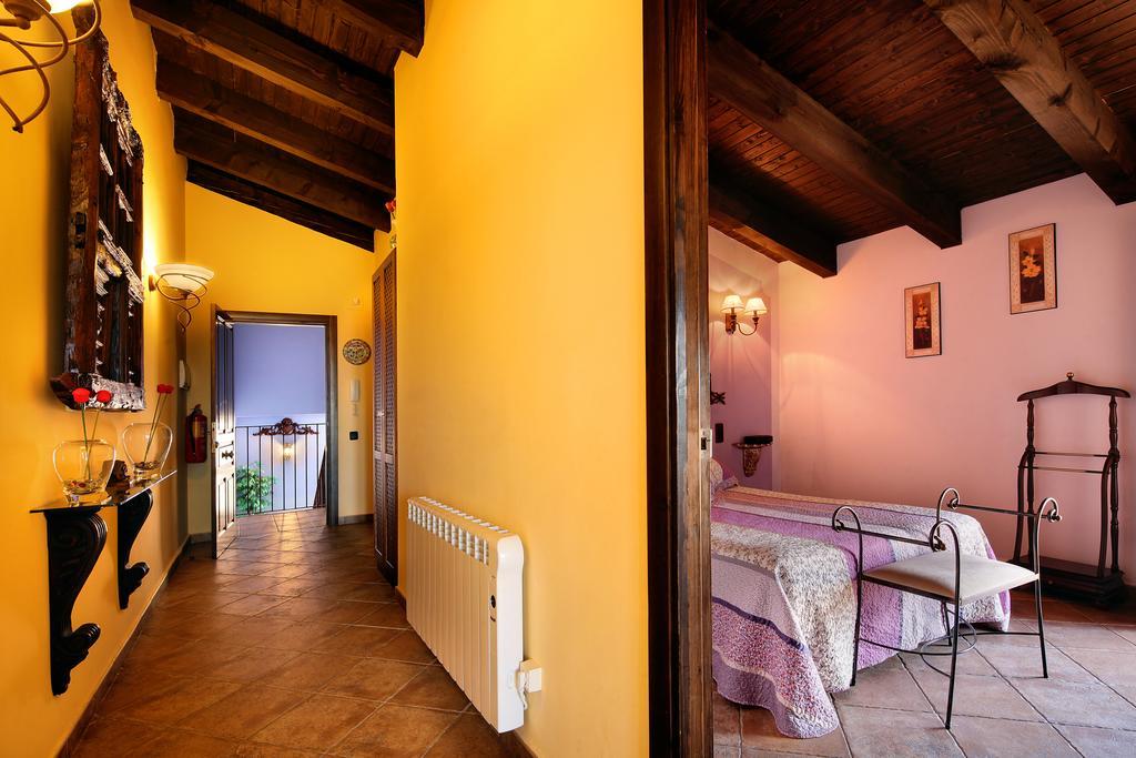 Apartamentos Teresana Alquézar Habitación foto